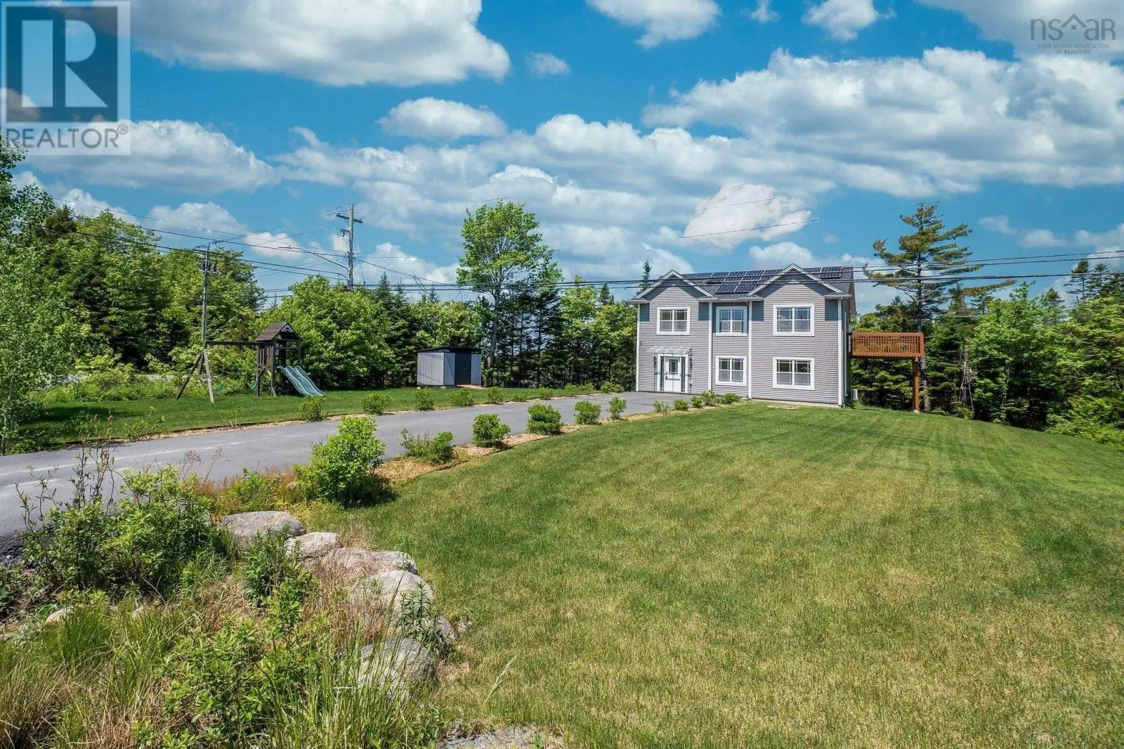 247 Pinetree Crescent