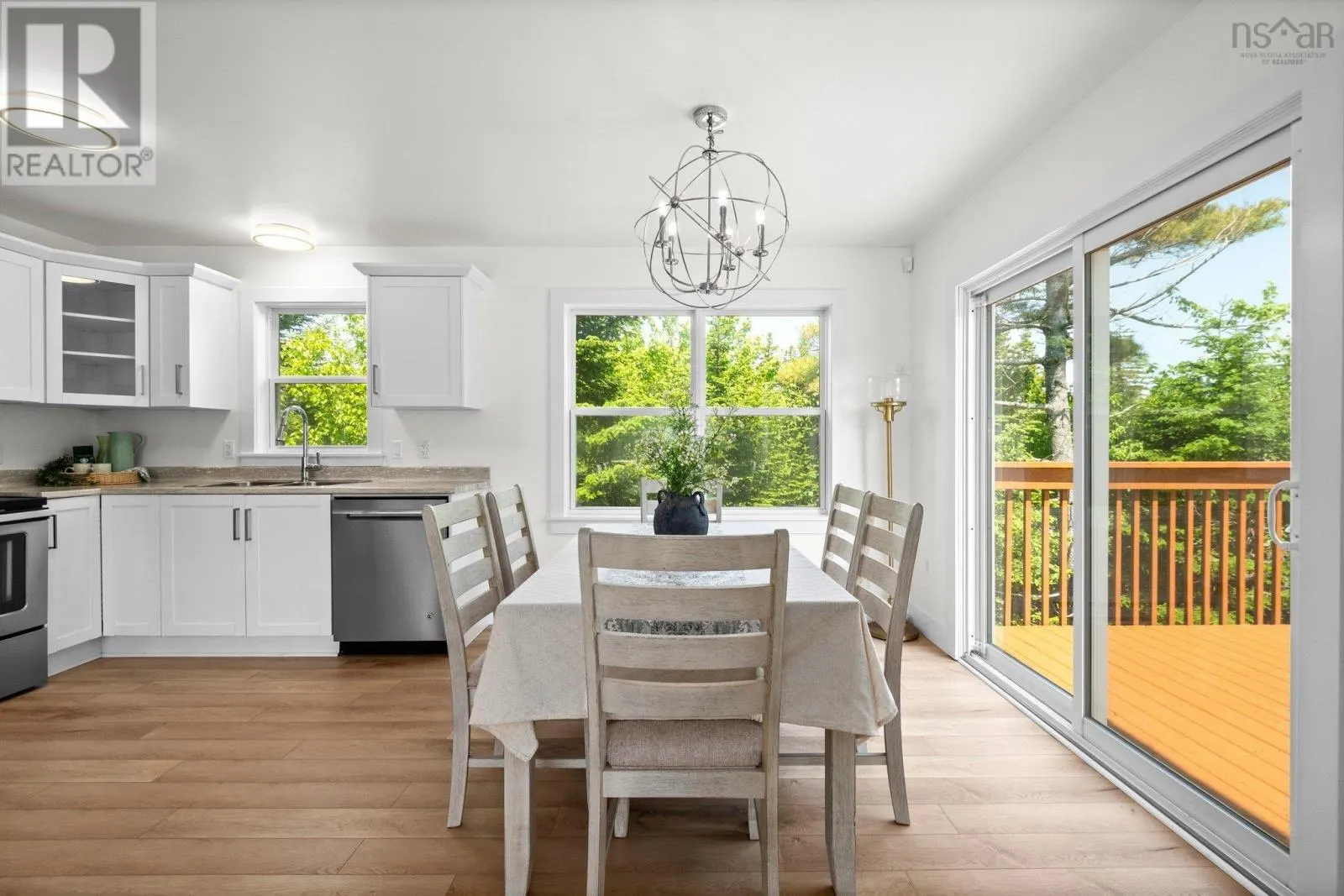 247 Pinetree Crescent