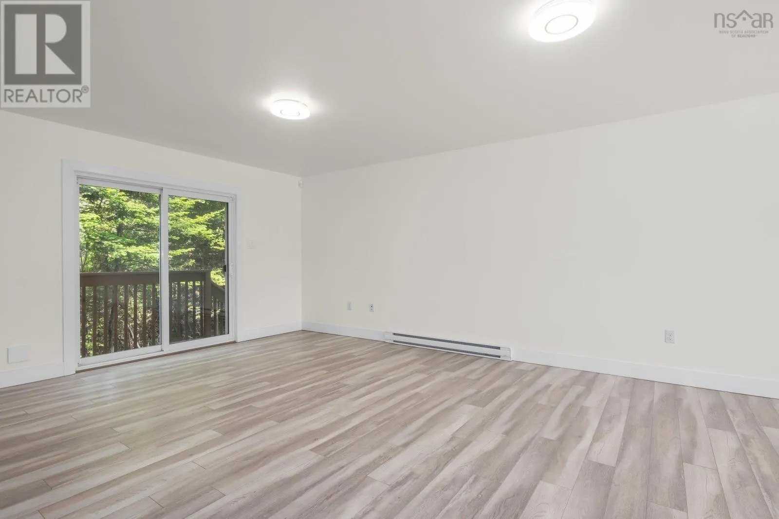 247 Pinetree Crescent