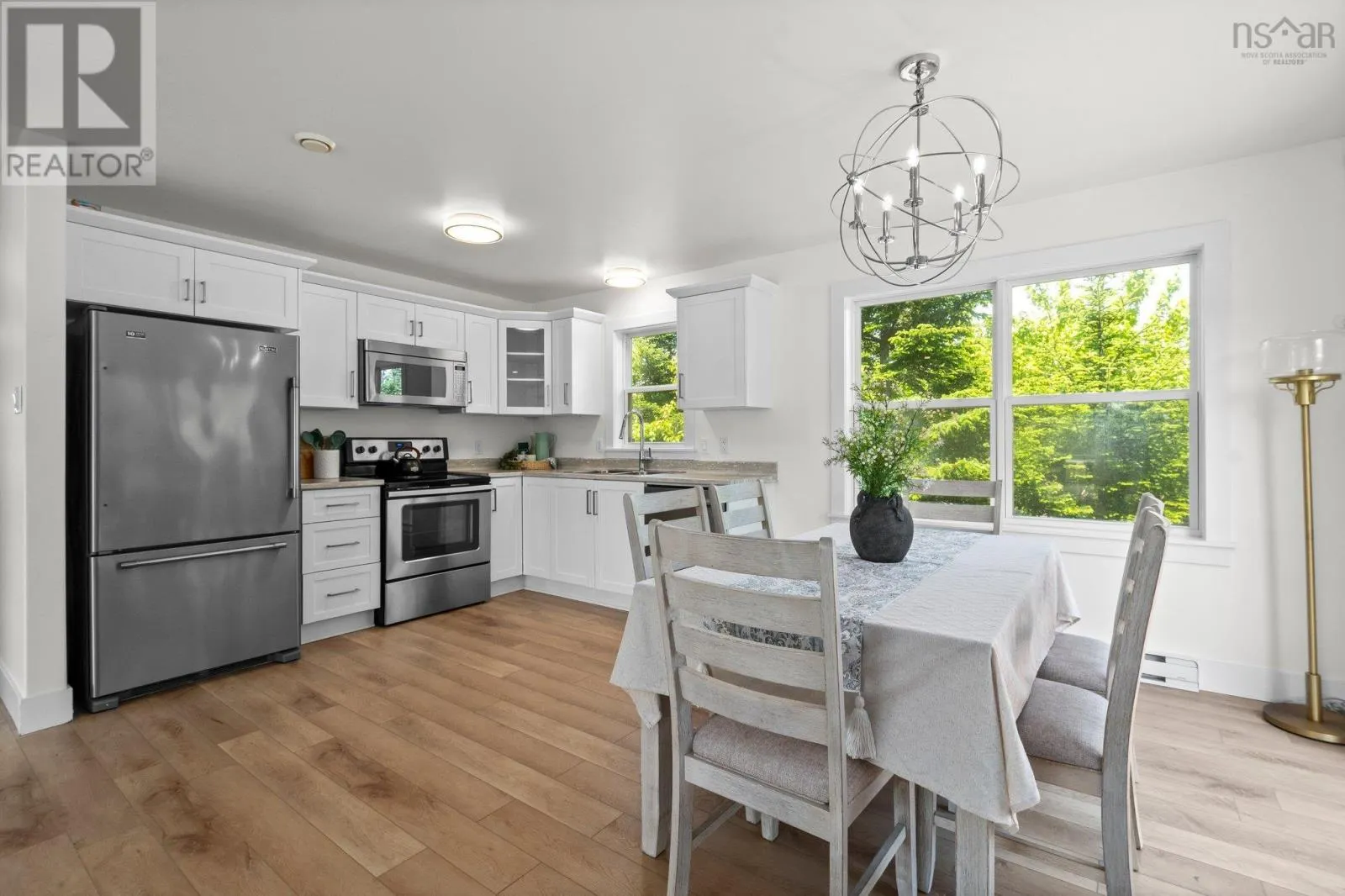 247 Pinetree Crescent