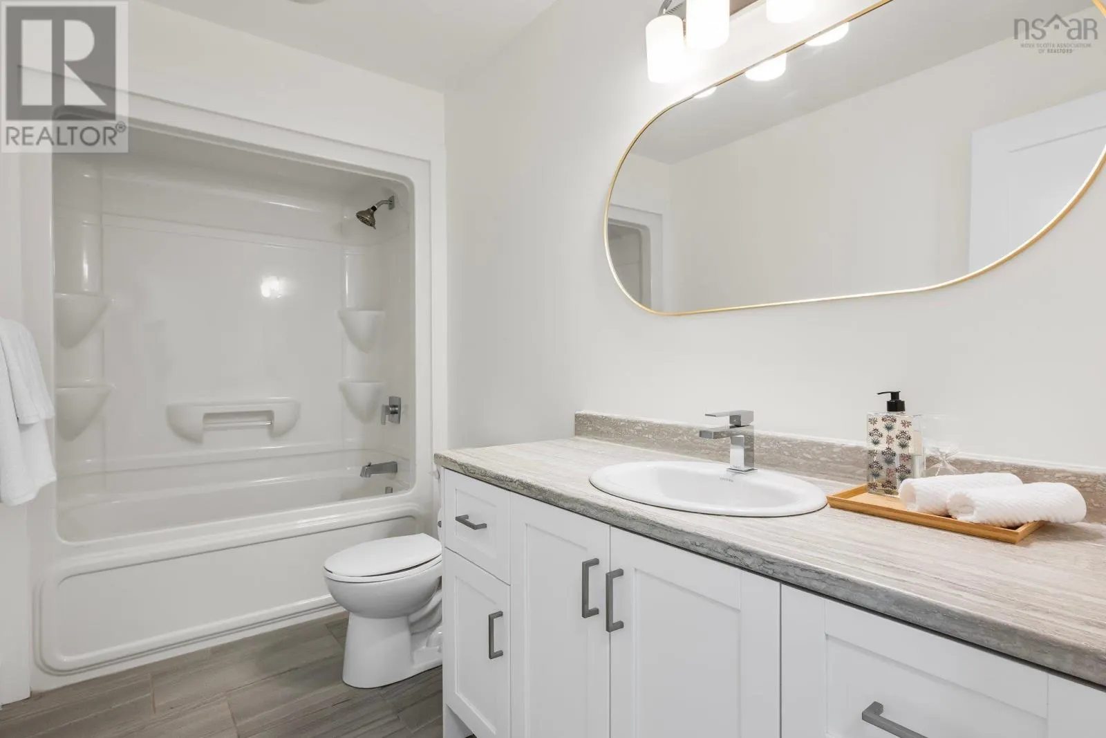 247 Pinetree Crescent