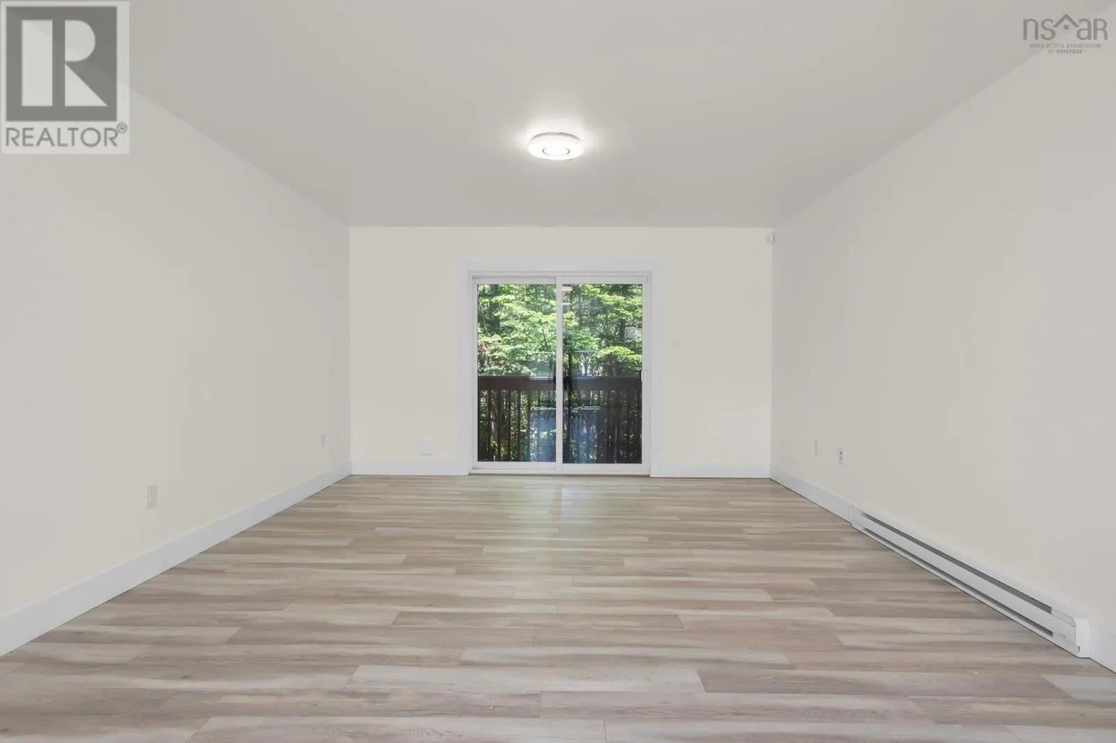 247 Pinetree Crescent