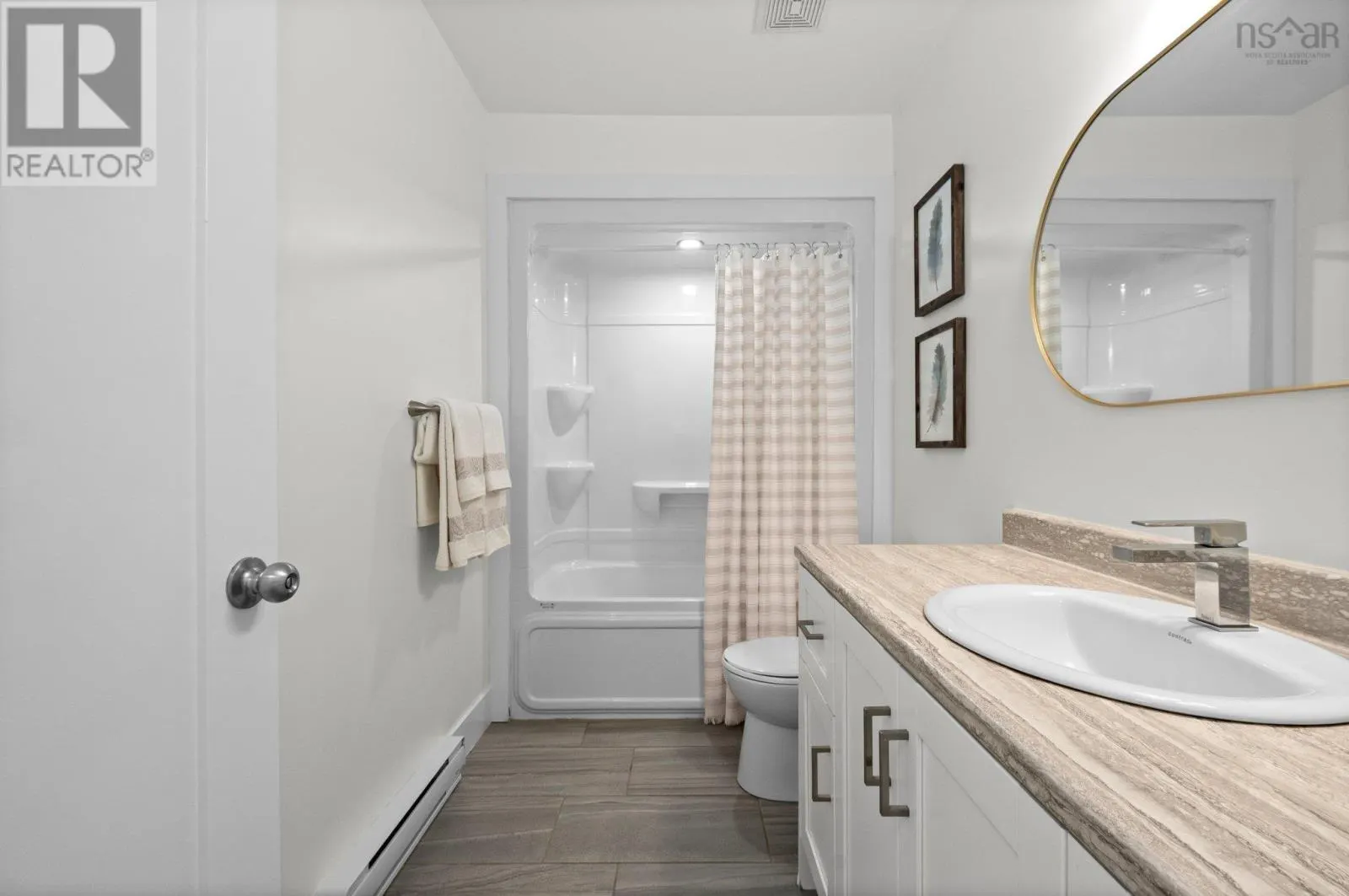 247 Pinetree Crescent
