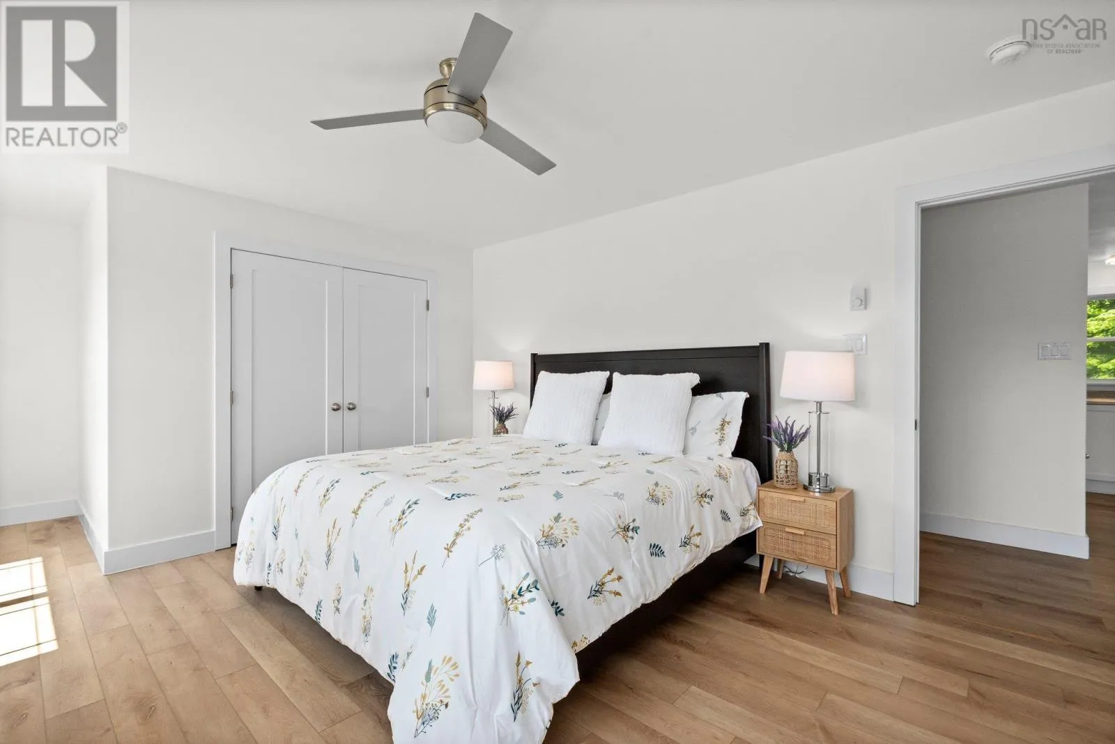 247 Pinetree Crescent