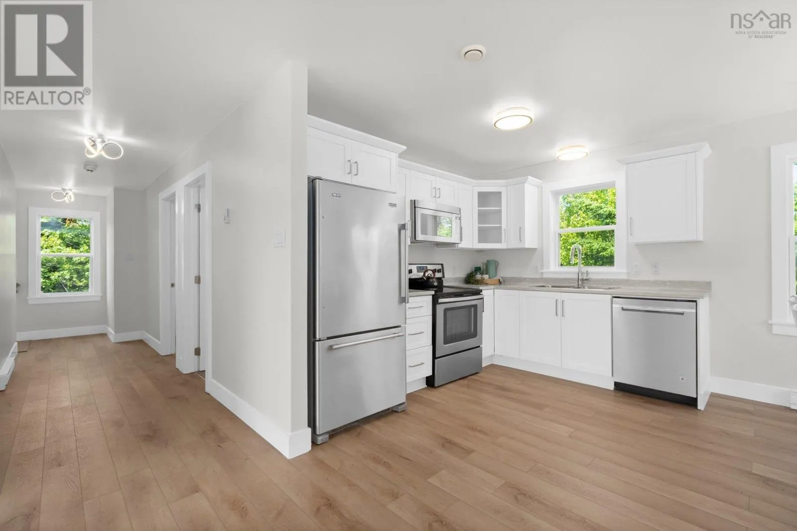 247 Pinetree Crescent