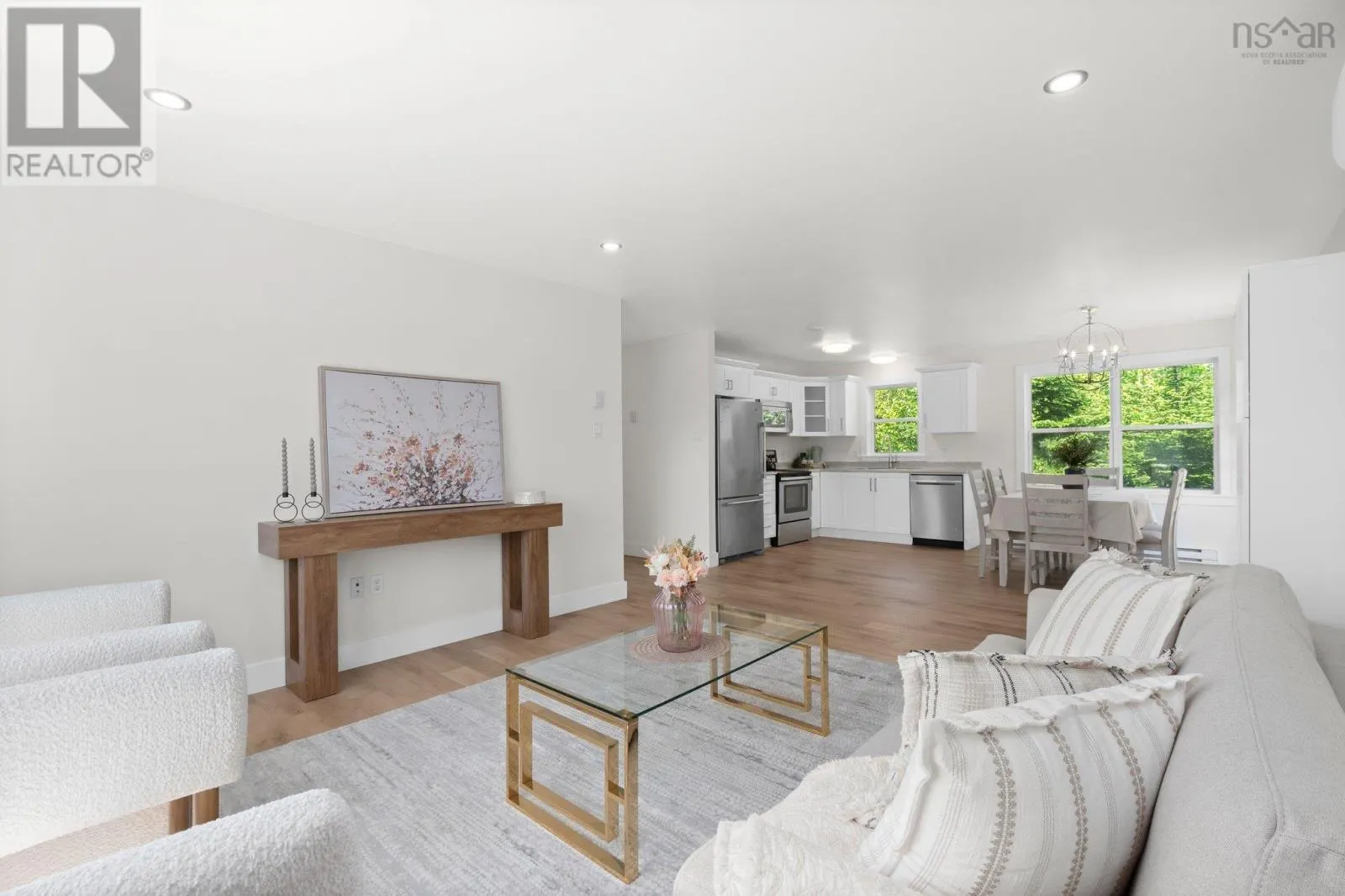 247 Pinetree Crescent
