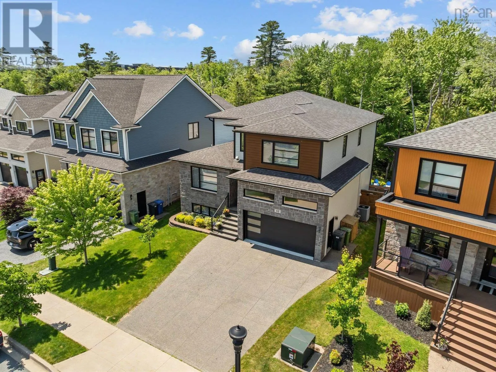 43 Crownridge Drive
