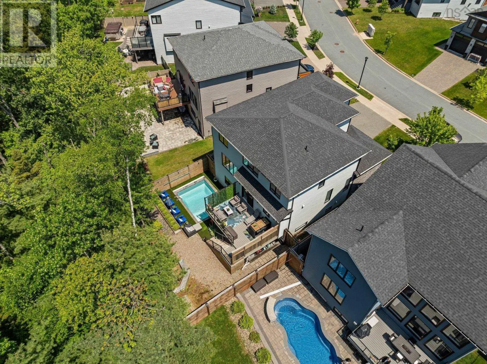 43 Crownridge Drive
