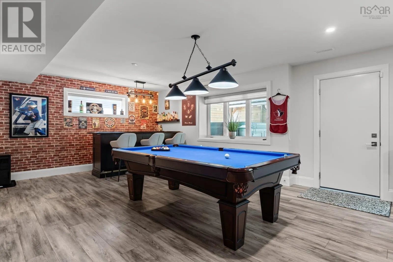 43 Crownridge Drive