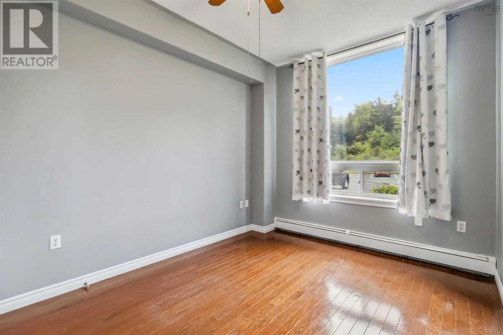 102 10 Regency Park Drive