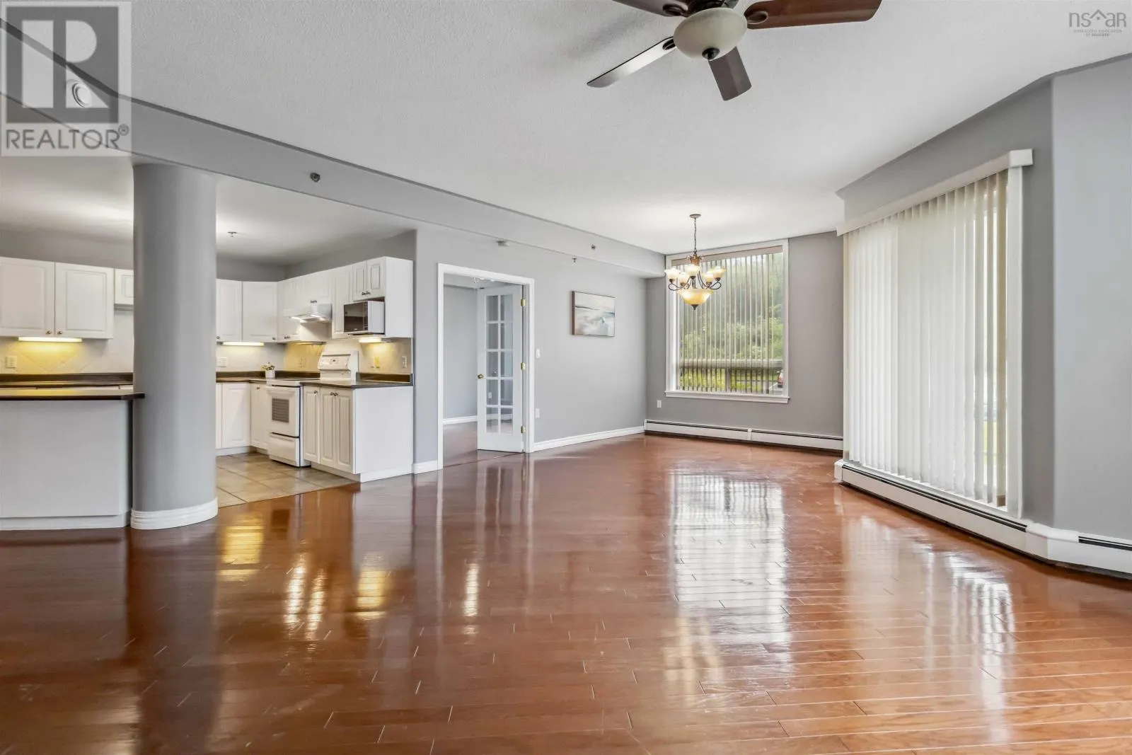 102 10 Regency Park Drive