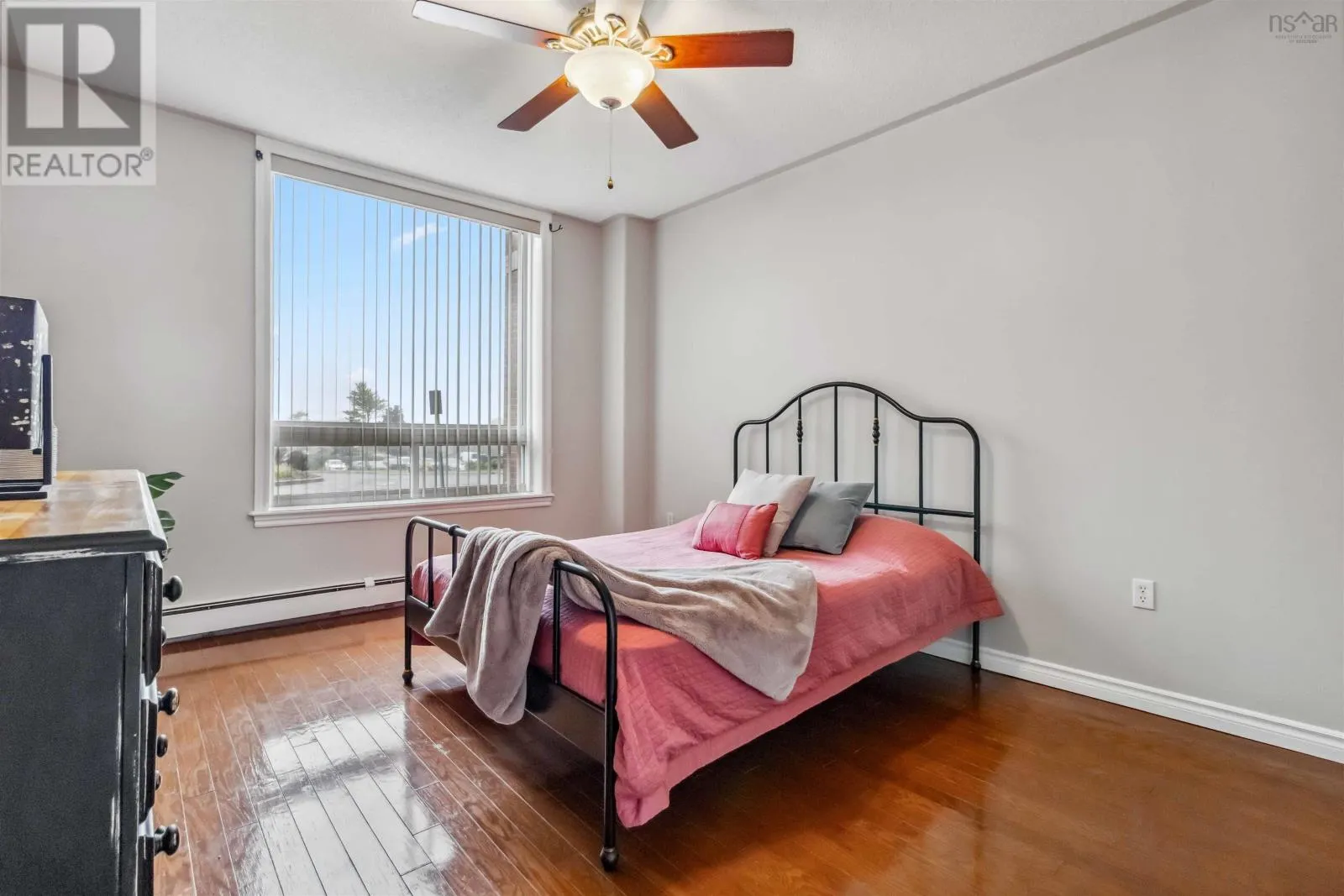 102 10 Regency Park Drive