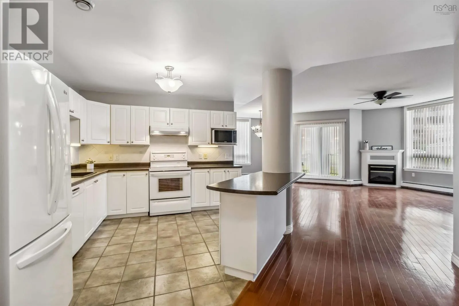 102 10 Regency Park Drive