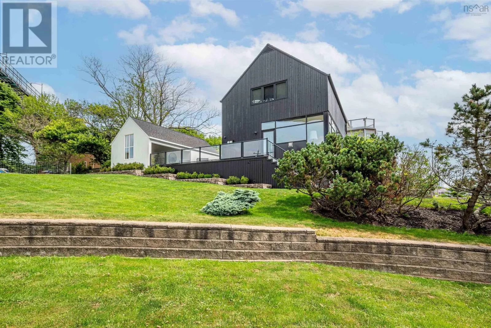 90 Shore Road