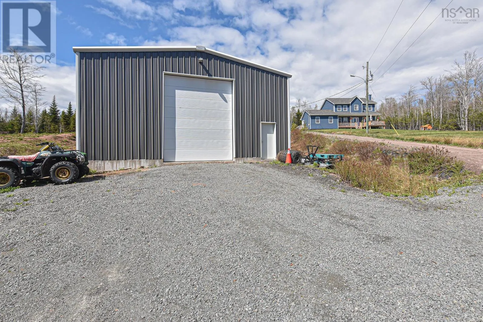 9409 Highway 215
