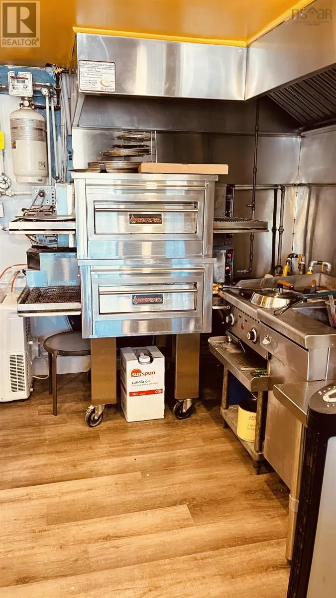 Heidi's Pizza