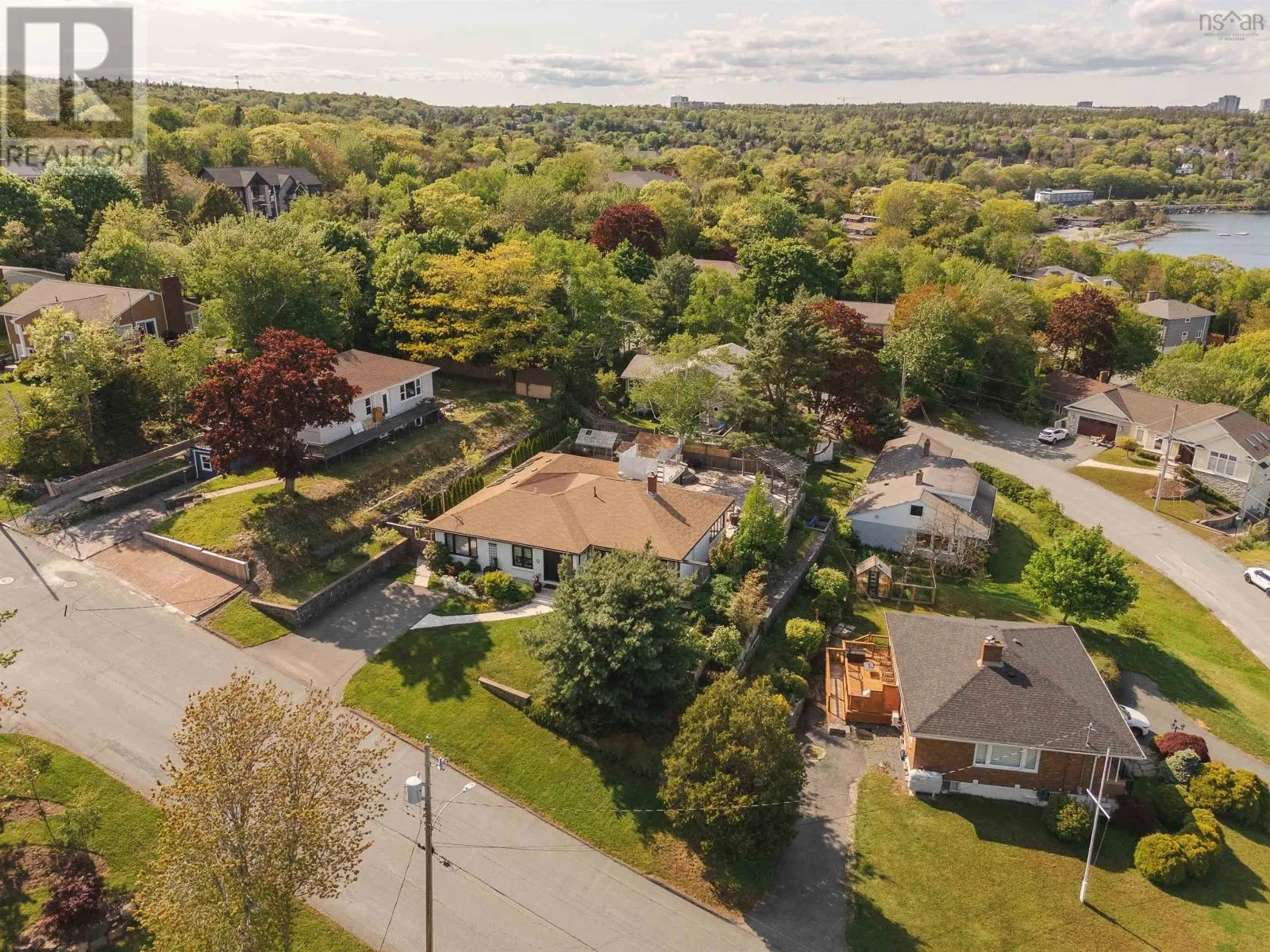 9 Lynwood Drive