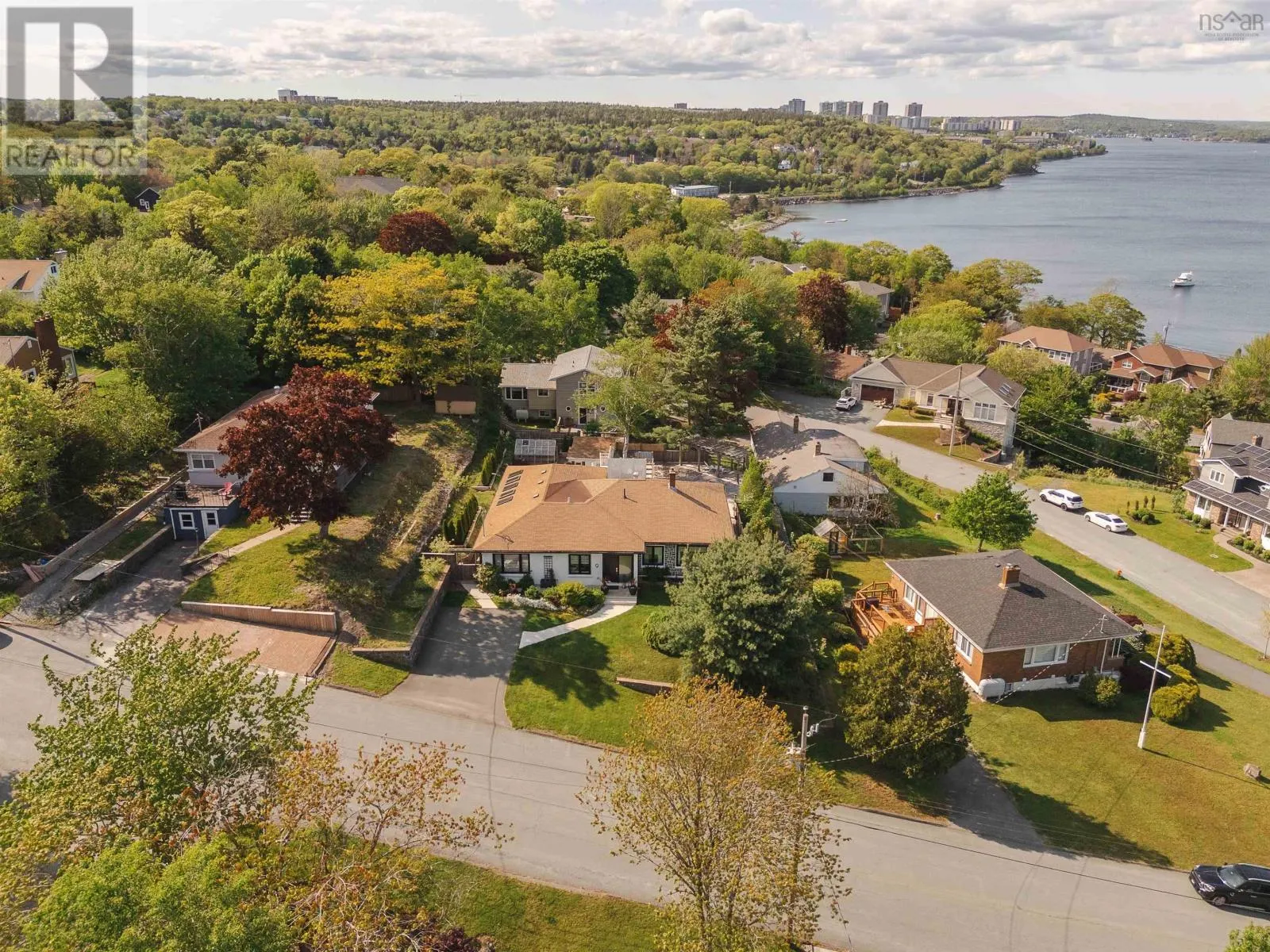 9 Lynwood Drive
