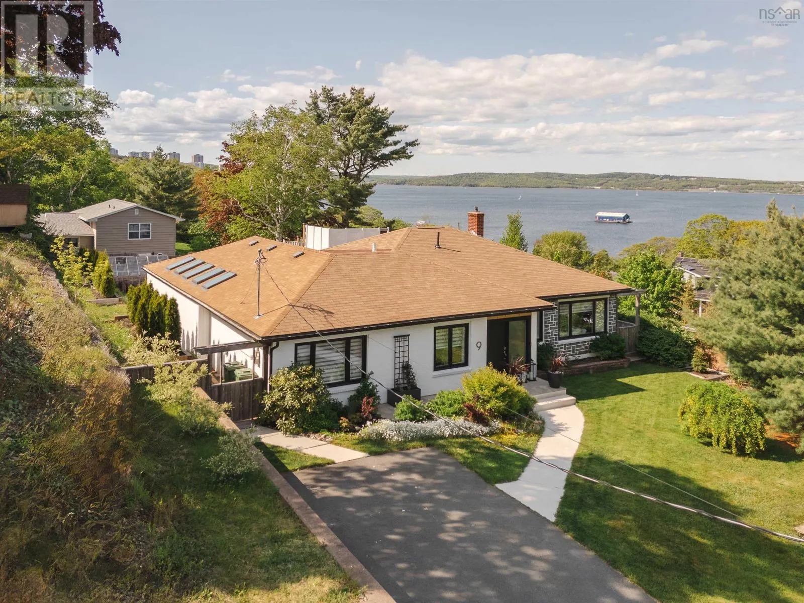 9 Lynwood Drive