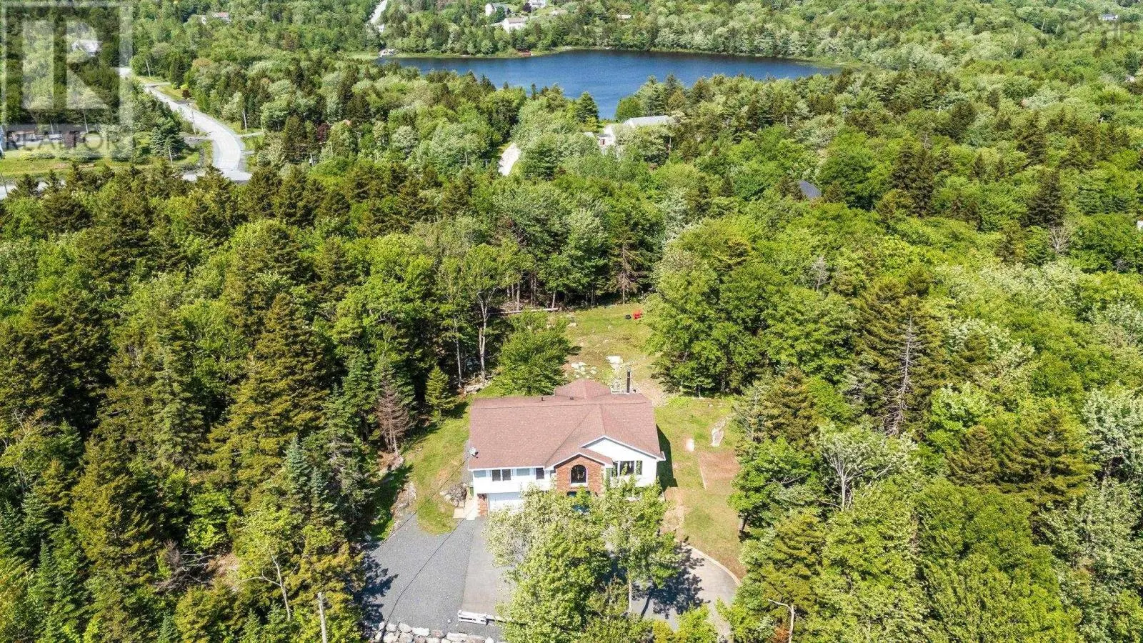 28 Roupen Court