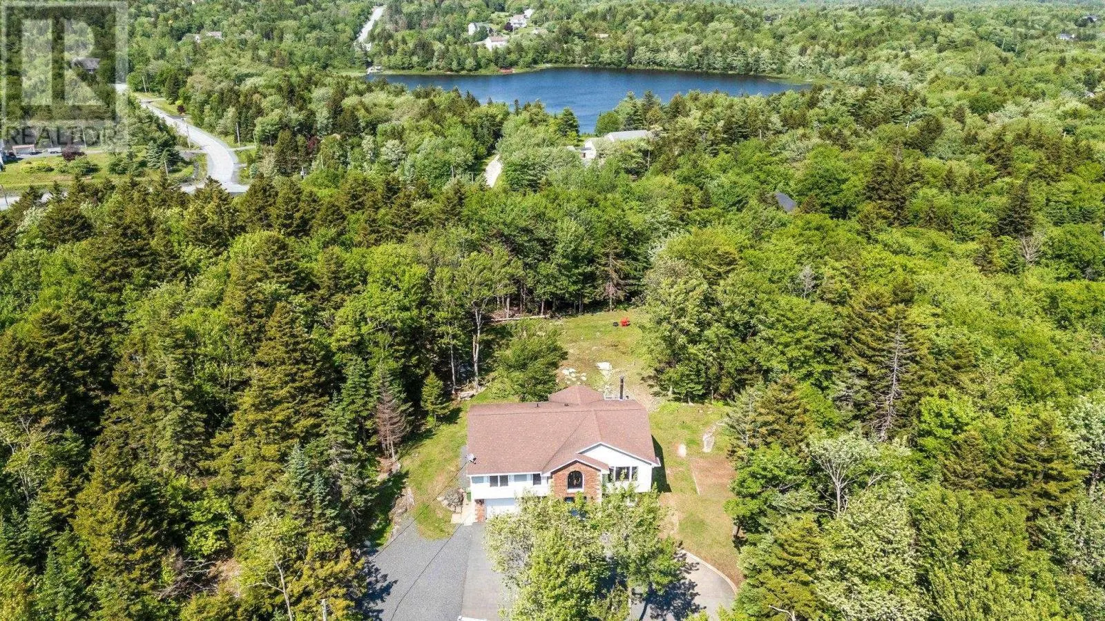 28 Roupen Court