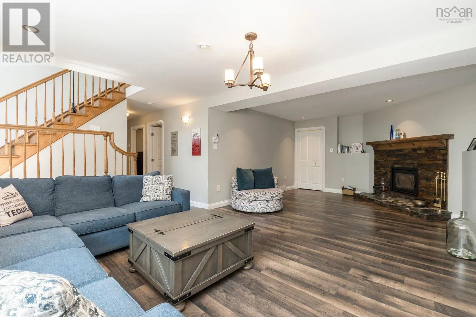 28 Roupen Court
