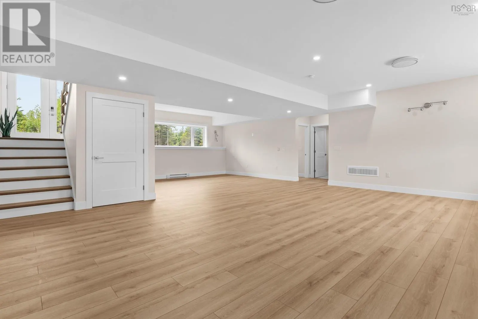 414 Canoe Crescent
