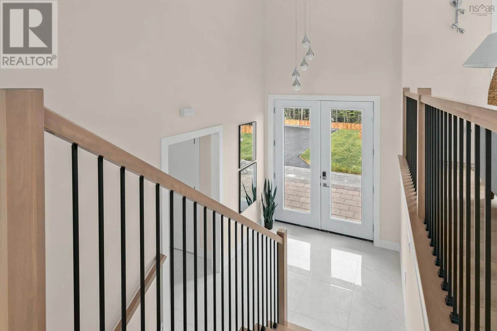 414 Canoe Crescent