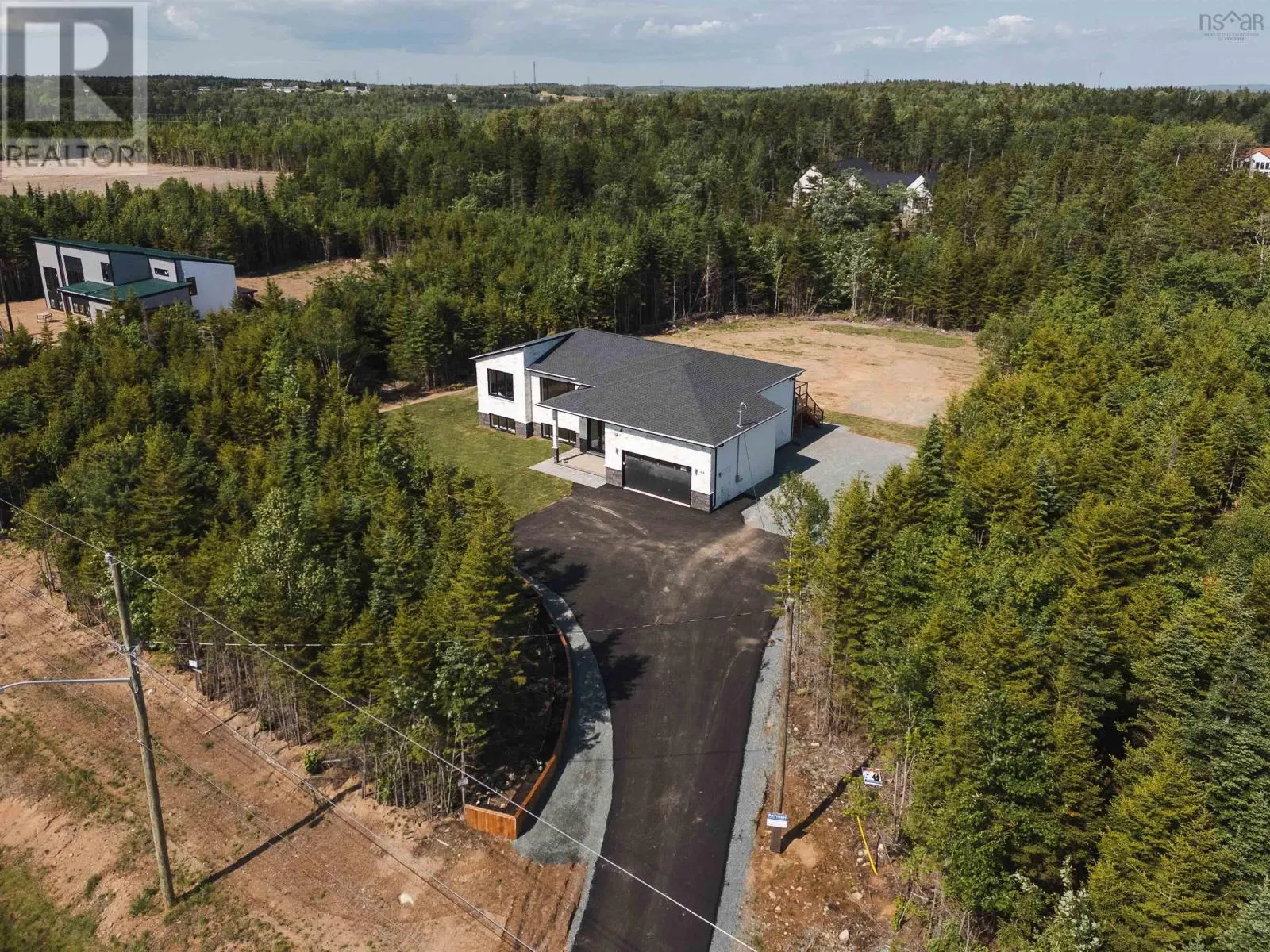 414 Canoe Crescent