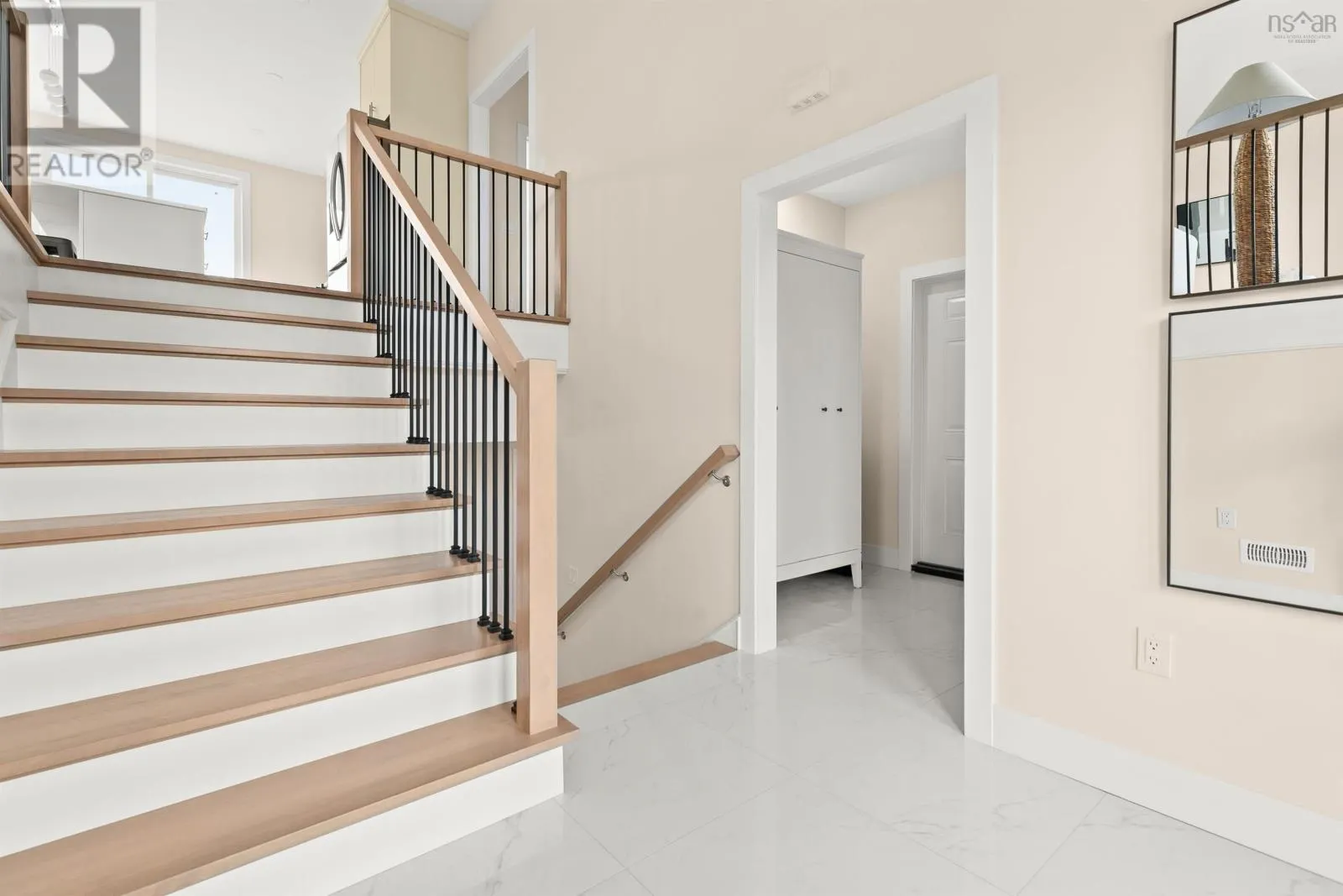 414 Canoe Crescent