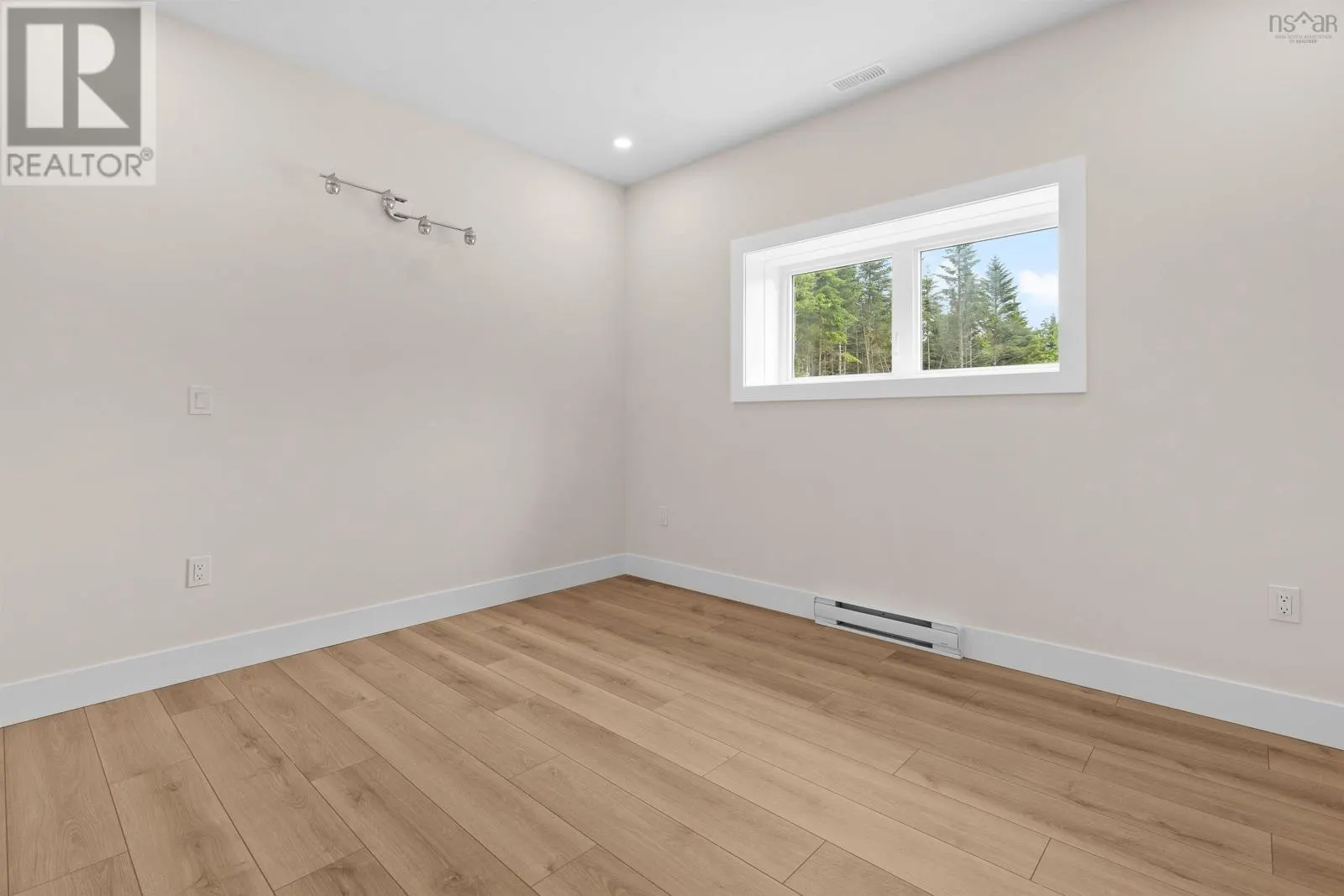 414 Canoe Crescent