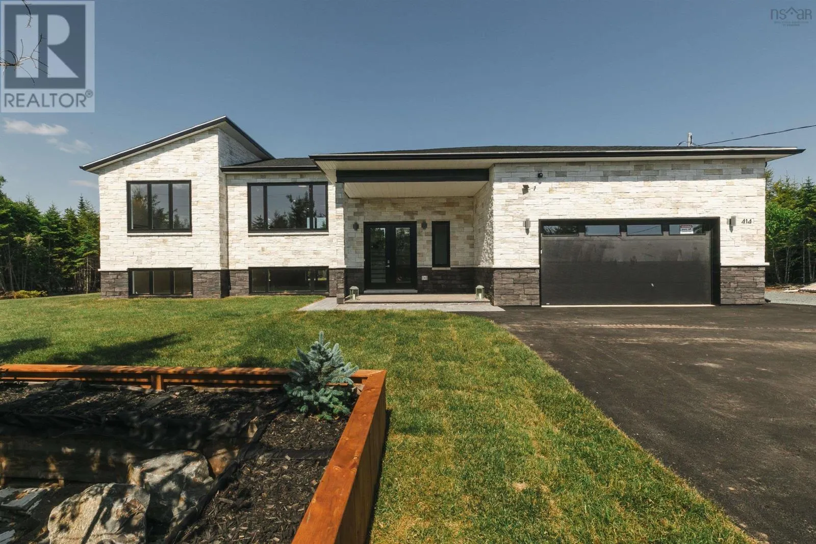 414 Canoe Crescent