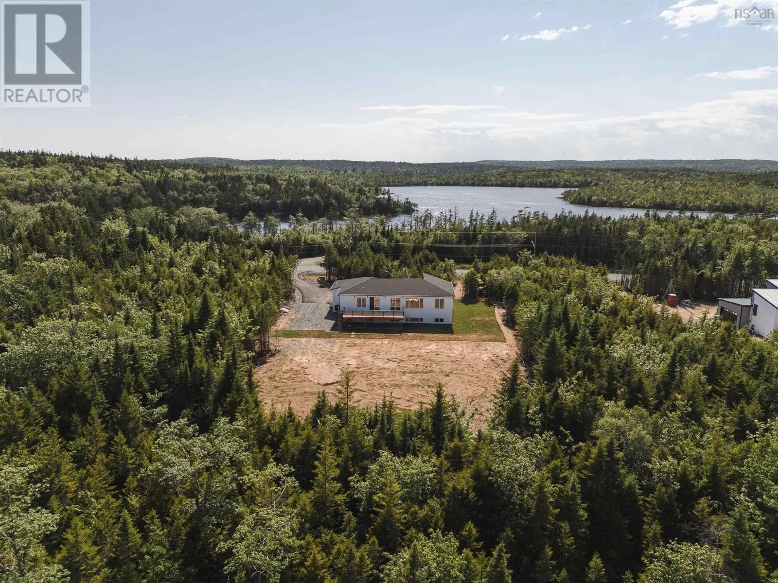 414 Canoe Crescent