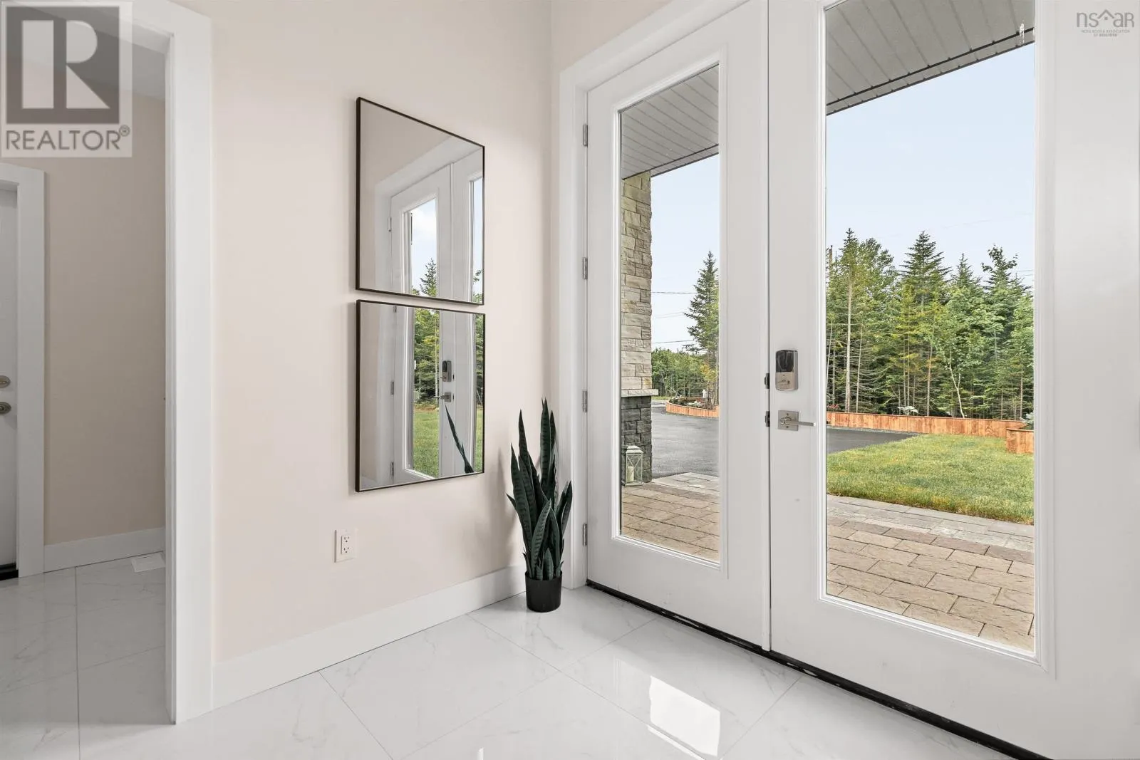 414 Canoe Crescent