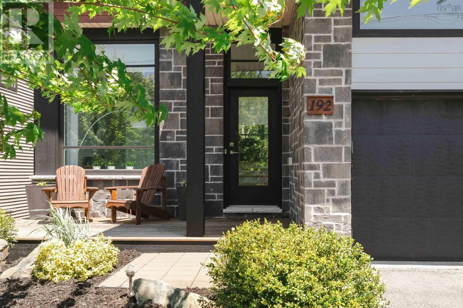 192 Amesbury Gate