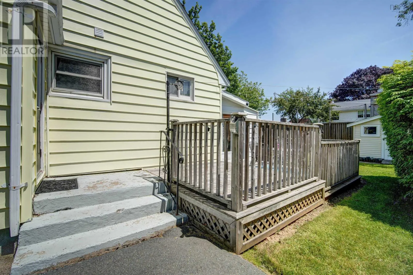 6 Piers Avenue