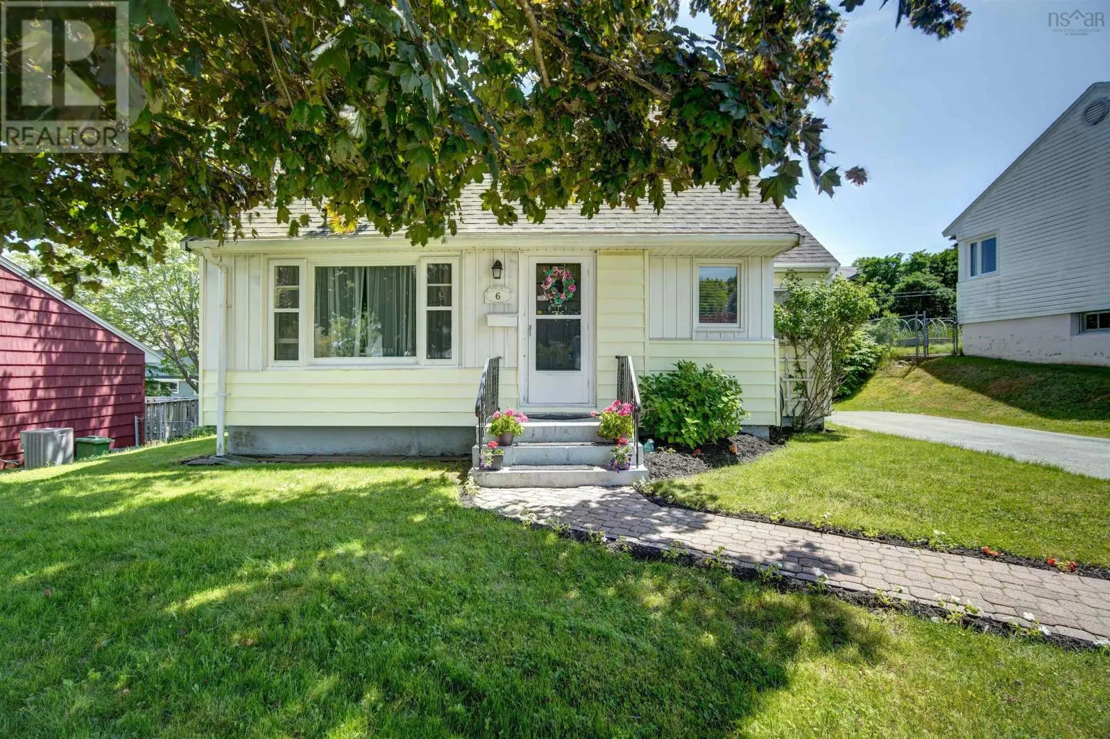6 Piers Avenue