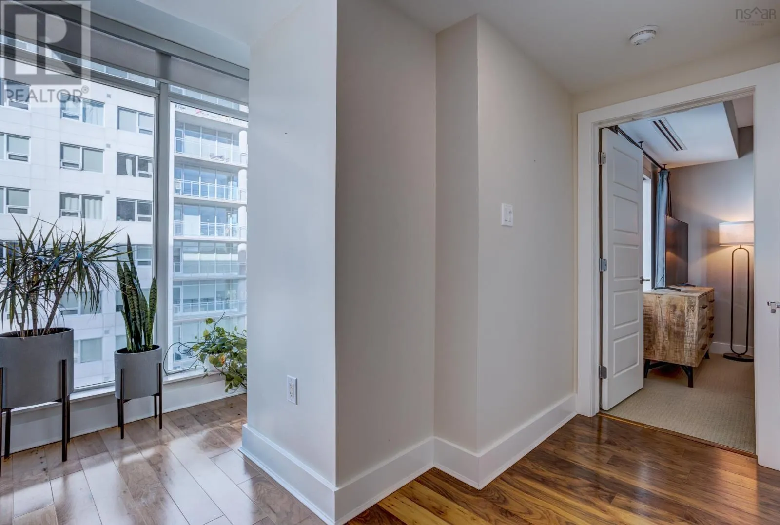 806 31 King's Wharf Place