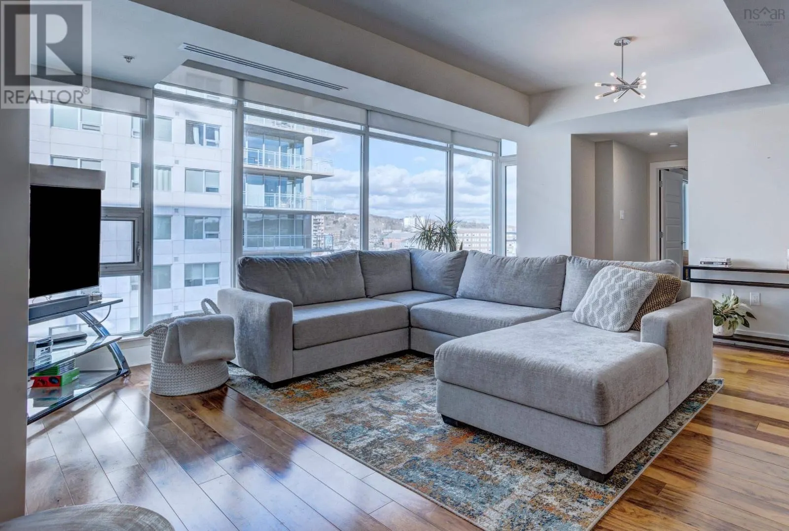 806 31 King's Wharf Place
