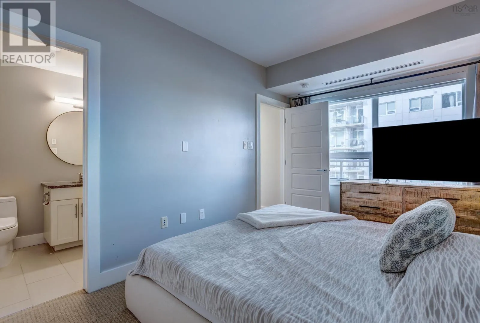 806 31 King's Wharf Place