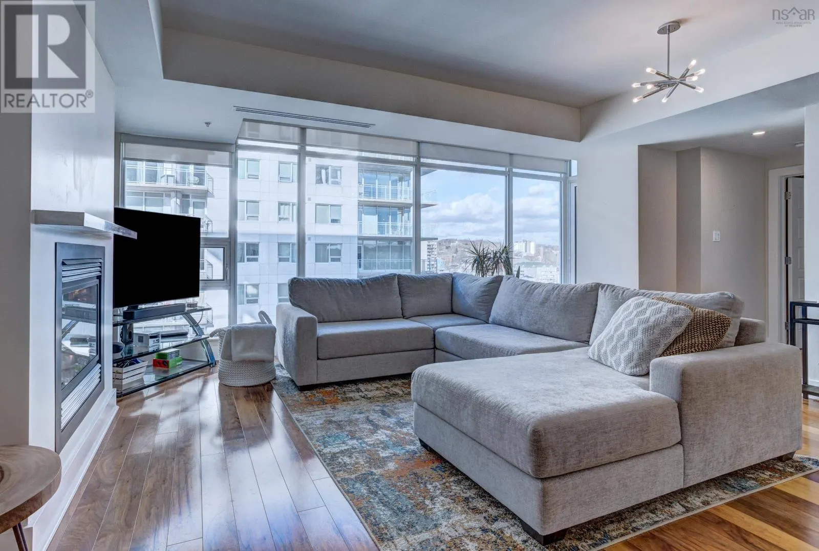 806 31 King's Wharf Place