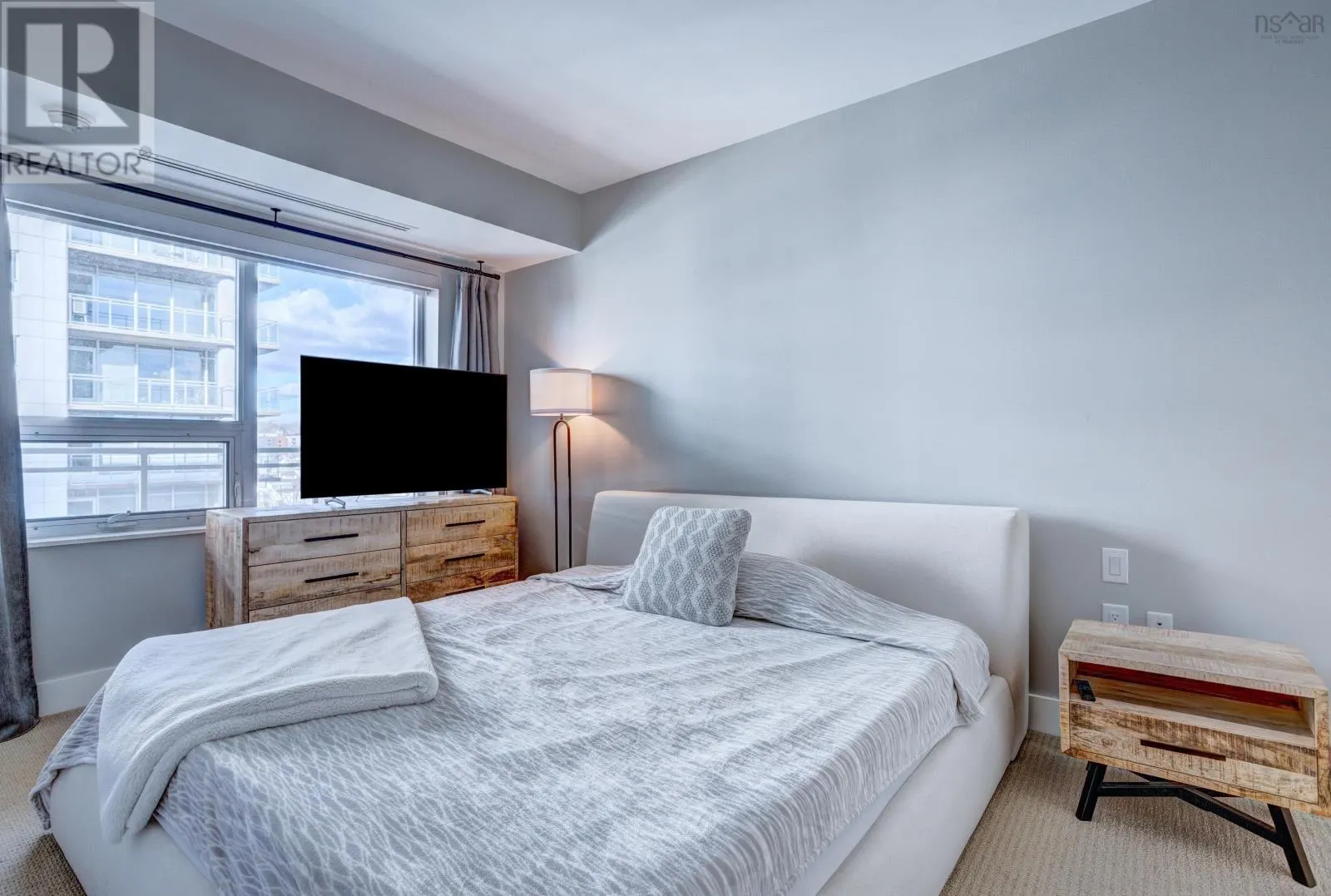 806 31 King's Wharf Place