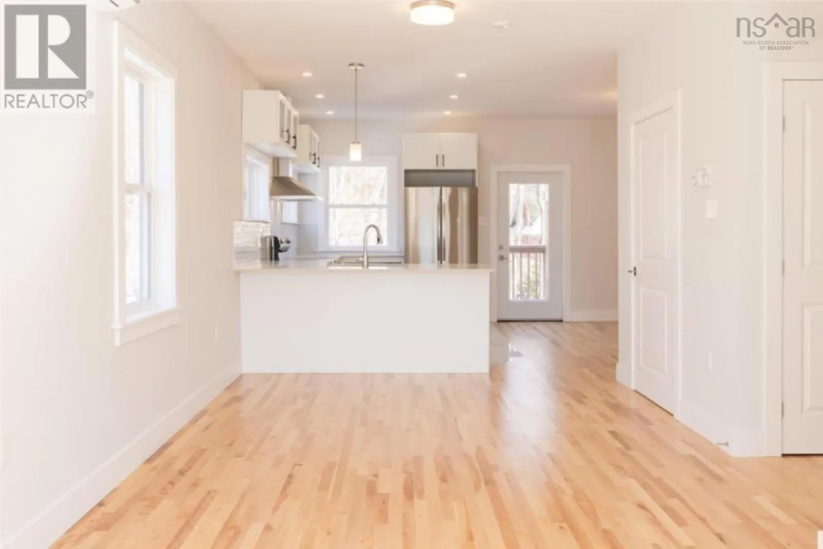 8 Williams Lake Road