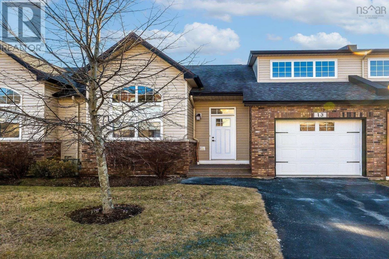 13 Aquavista Lane