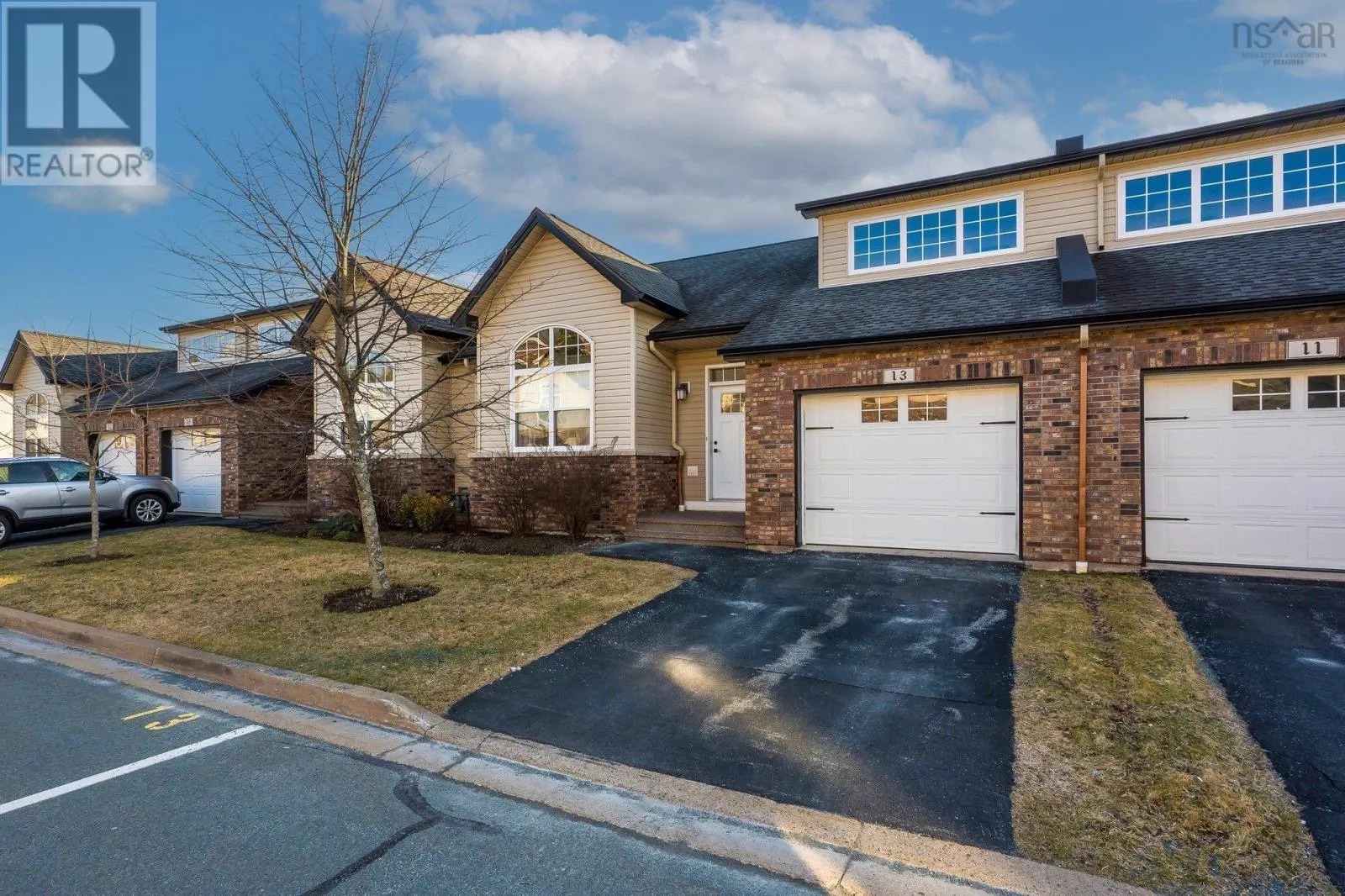 13 Aquavista Lane