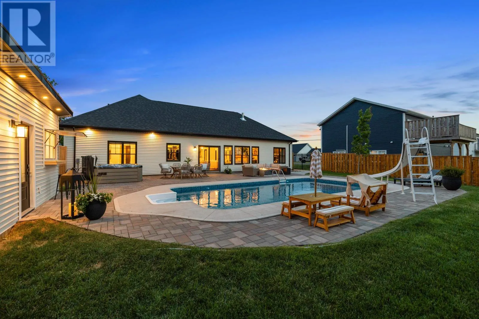 16 Captain James Crescent