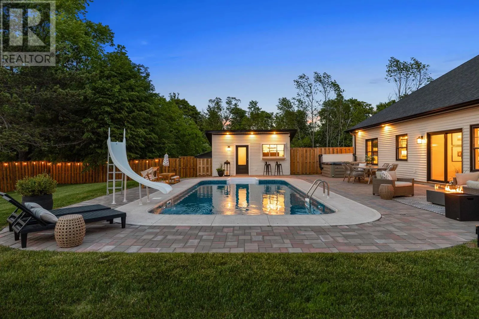 16 Captain James Crescent