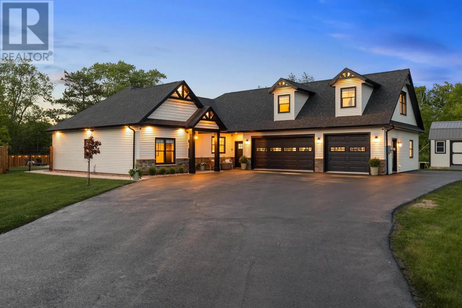 16 Captain James Crescent
