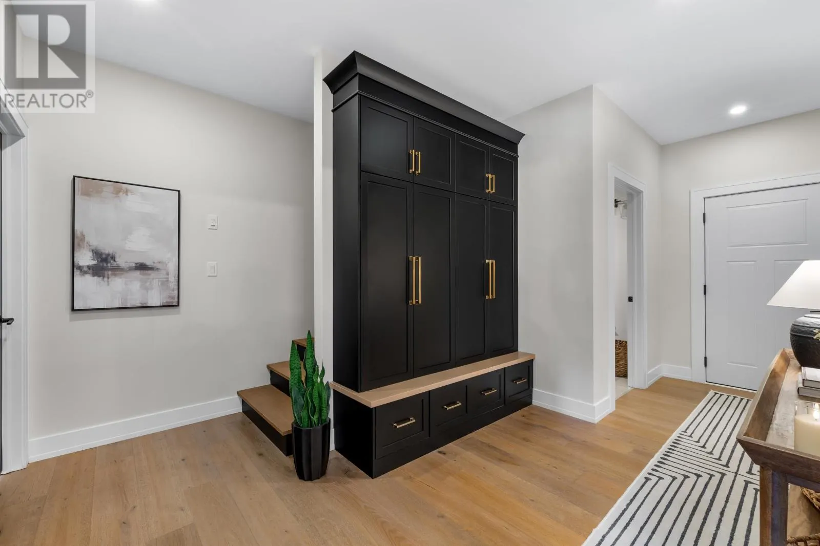16 Captain James Crescent