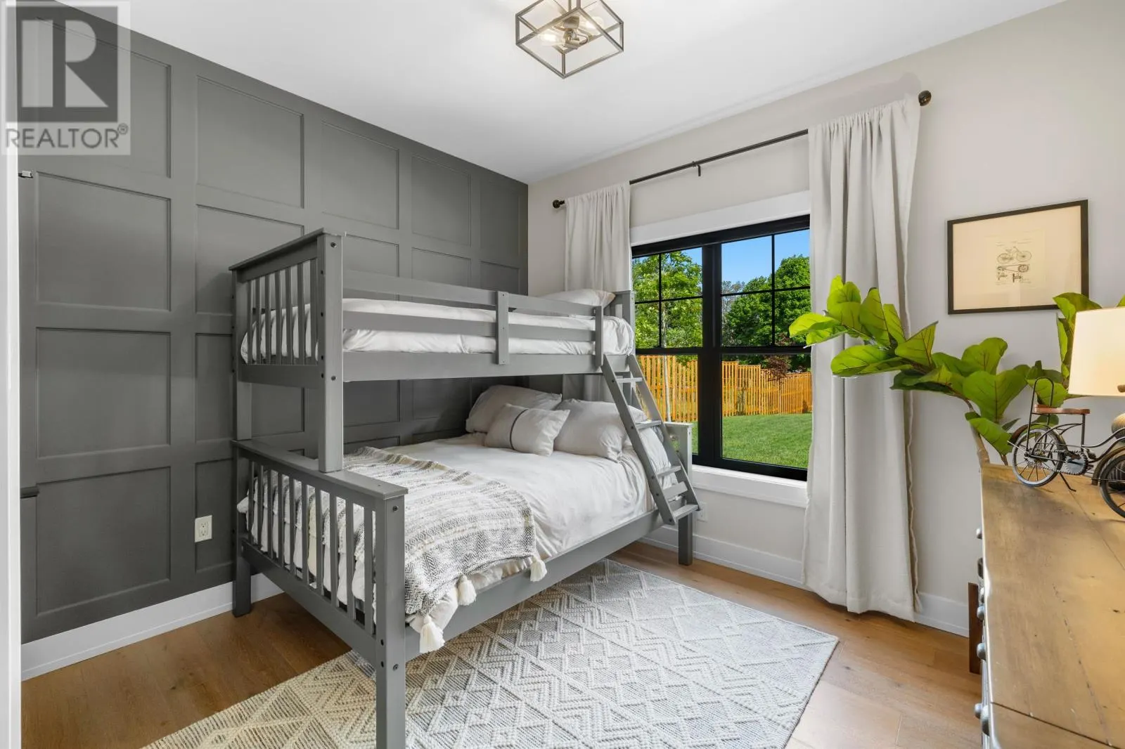16 Captain James Crescent